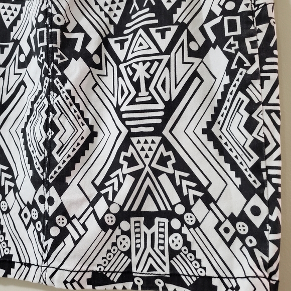 H&M DIVIDED Aztec Zip Up Mini Skirt Black White 8 - Picture 4 of 6
